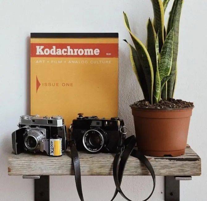 制药|140岁柯达，卖不出胶卷惨遭破产？竟靠跨界制药、卖衣服，重新复活！