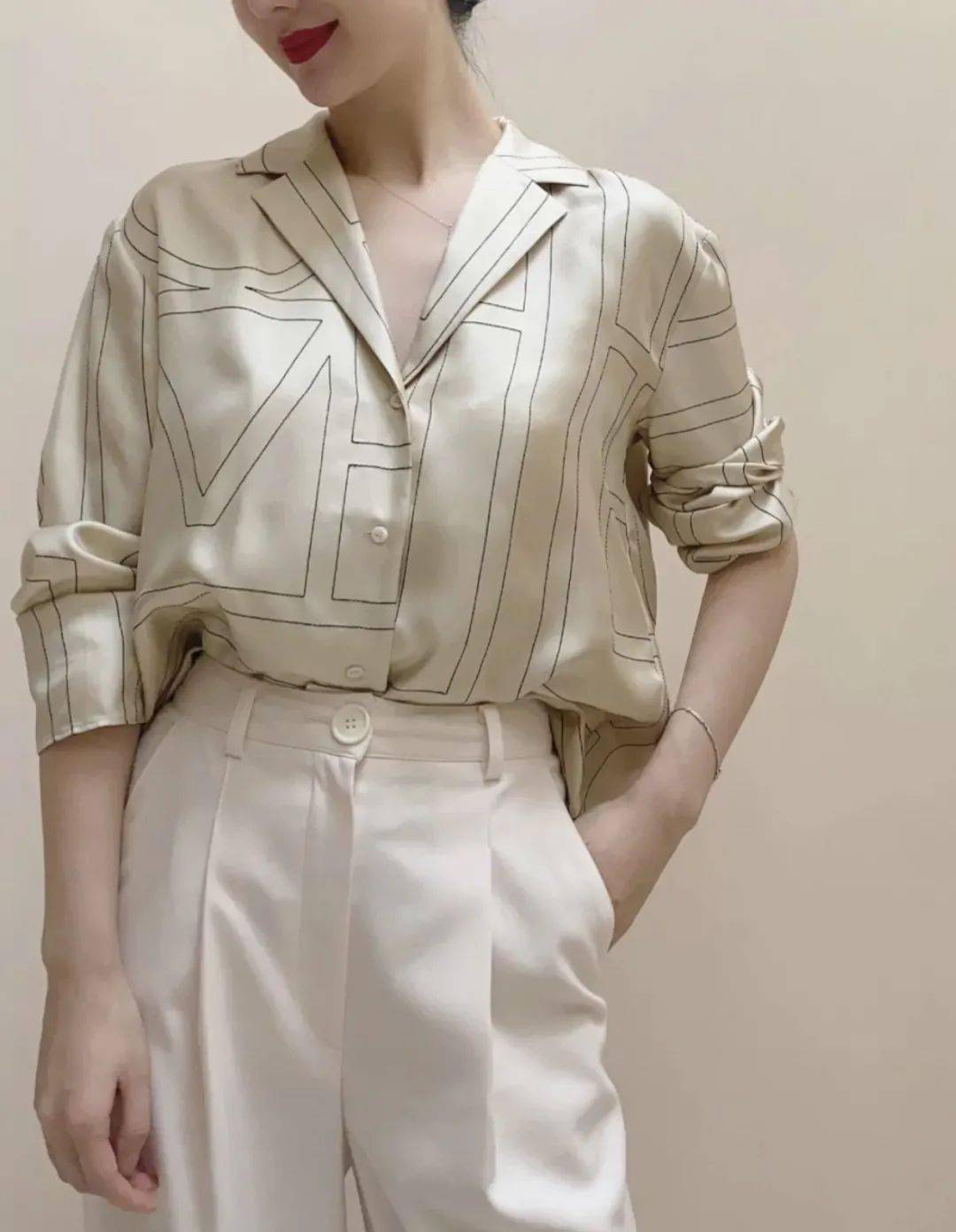 杜华|为什么霍汶希一出现，杜华女士就成了“华华子”？