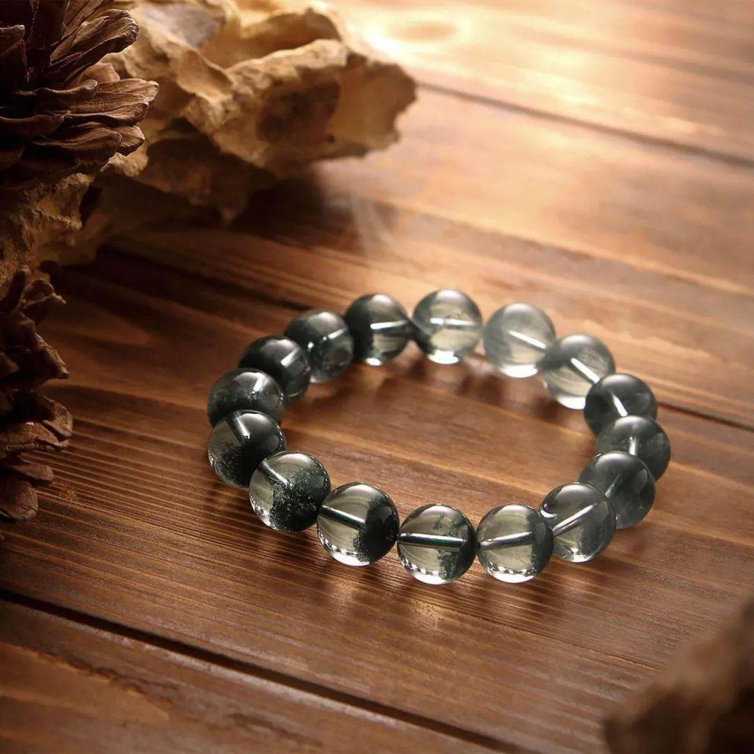 五行|戴什么最转运！命里喜火戴南红，命里缺土戴蜜蜡……（太准了）