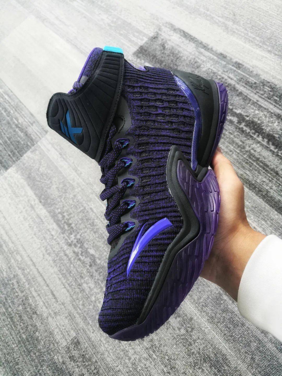 安踏|铭眼看手稿 | 安踏 “倒踏”