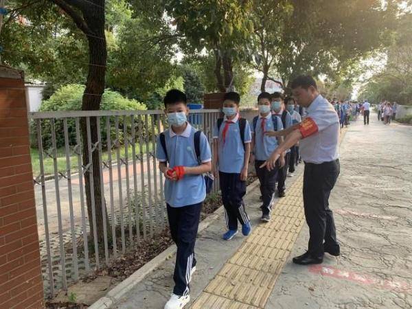 赵文熙|“上山”上网课的少年重回校园了！开学第一天他是这样过的