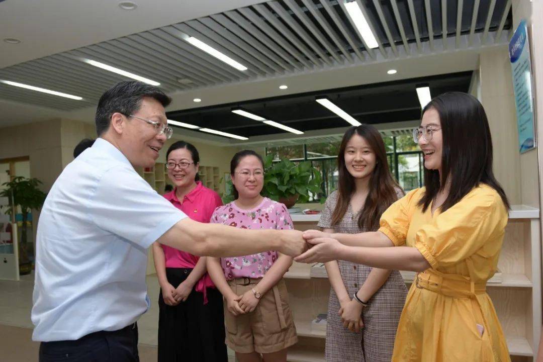 省教育厅党委书记,厅长陈根芳调研萧山教育:擦亮品牌