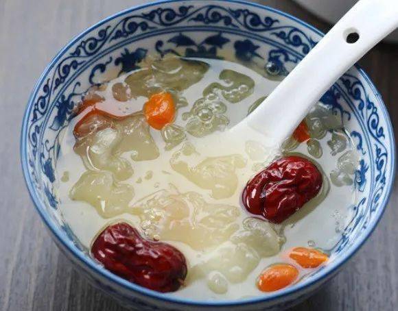 银耳汤怎么炖粘稠 3dda3da4448749cfad4a282656314fc8.jpeg
