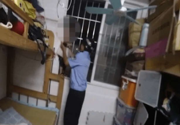 哥哥|1岁妹妹被反锁在房间，5岁哥哥一招智救