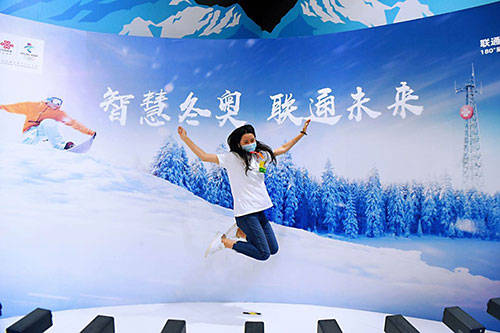 新世界|看AR虚拟女主播、拍“黑客帝国大片”……5G新世界等你来