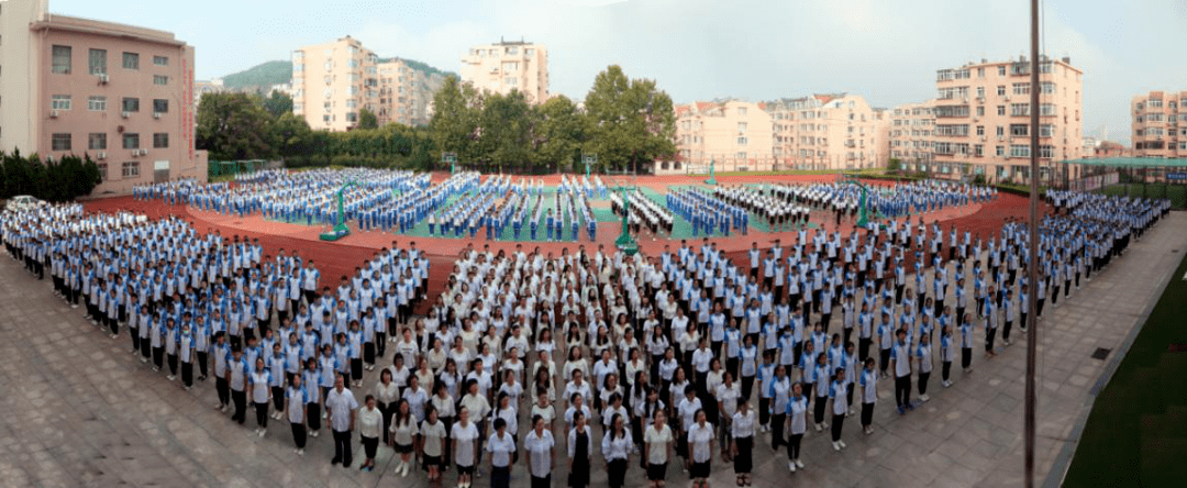 青岛旅游学校隆重举行教师宣誓仪式