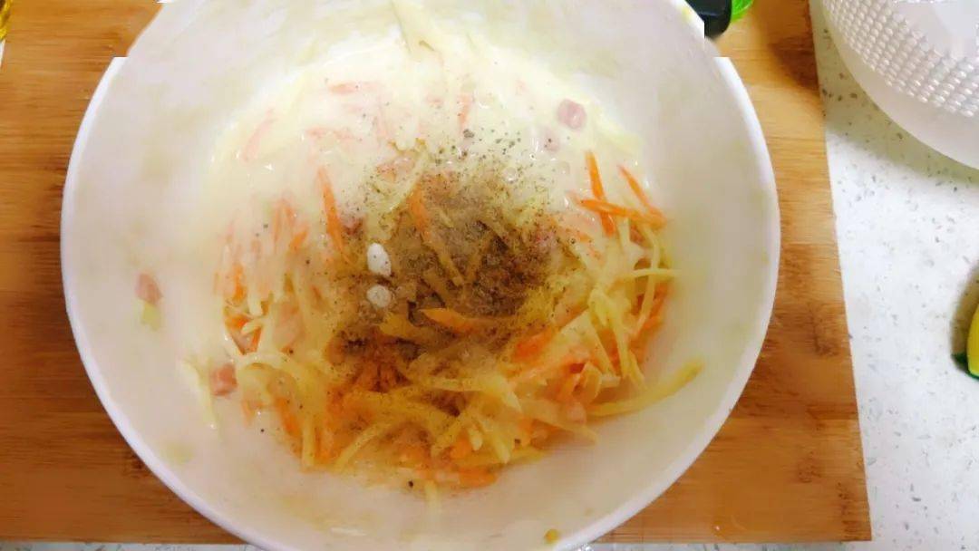 土豆饼可以放几天 38bc3cf8614f4bdfa0babcc4b8e94a3a.jpeg