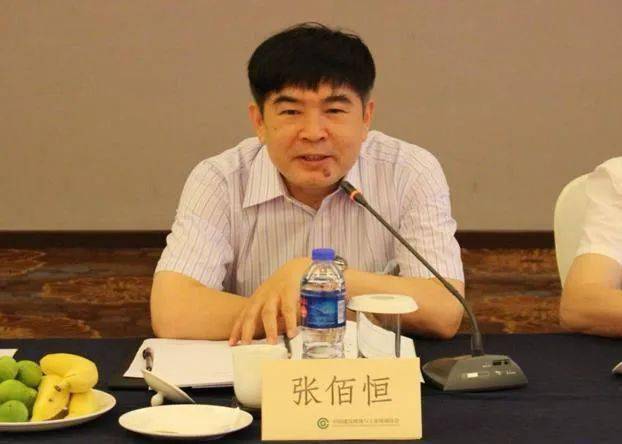 《晶硅光伏组件用玻璃尺度尺寸》团标讨论会在宜兴召开:BBIN直播,BBIN官网,BBIN百家乐,BBIN登录(图2)
《晶硅光伏组件用玻璃尺度尺寸》团标讨论会在宜兴召开:BBIN直播,BBIN官网,BBIN百家乐,BBIN登录(图2)