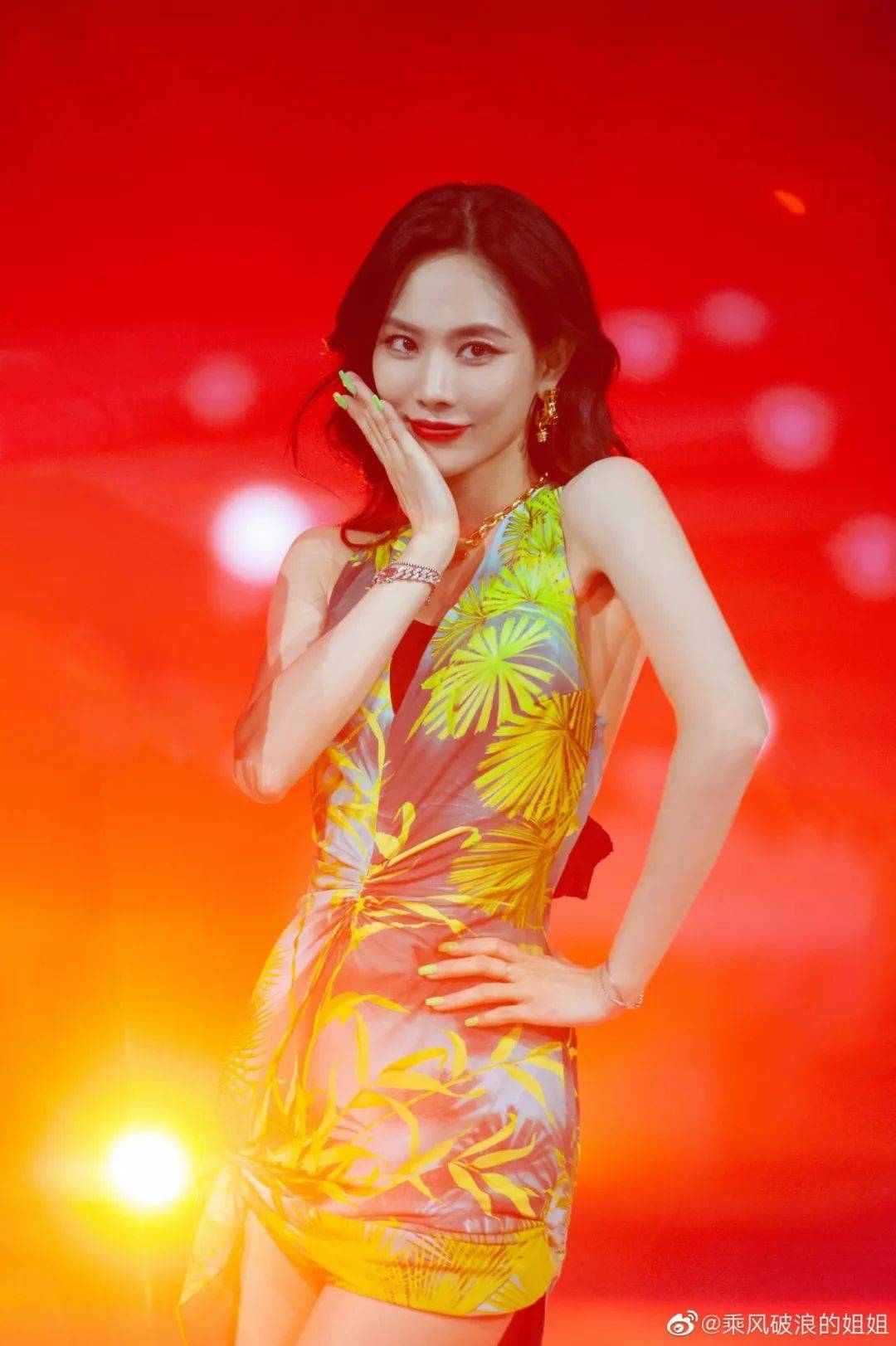 女明星|业务能力超强的女明星，没想到带起货来也这么牛！