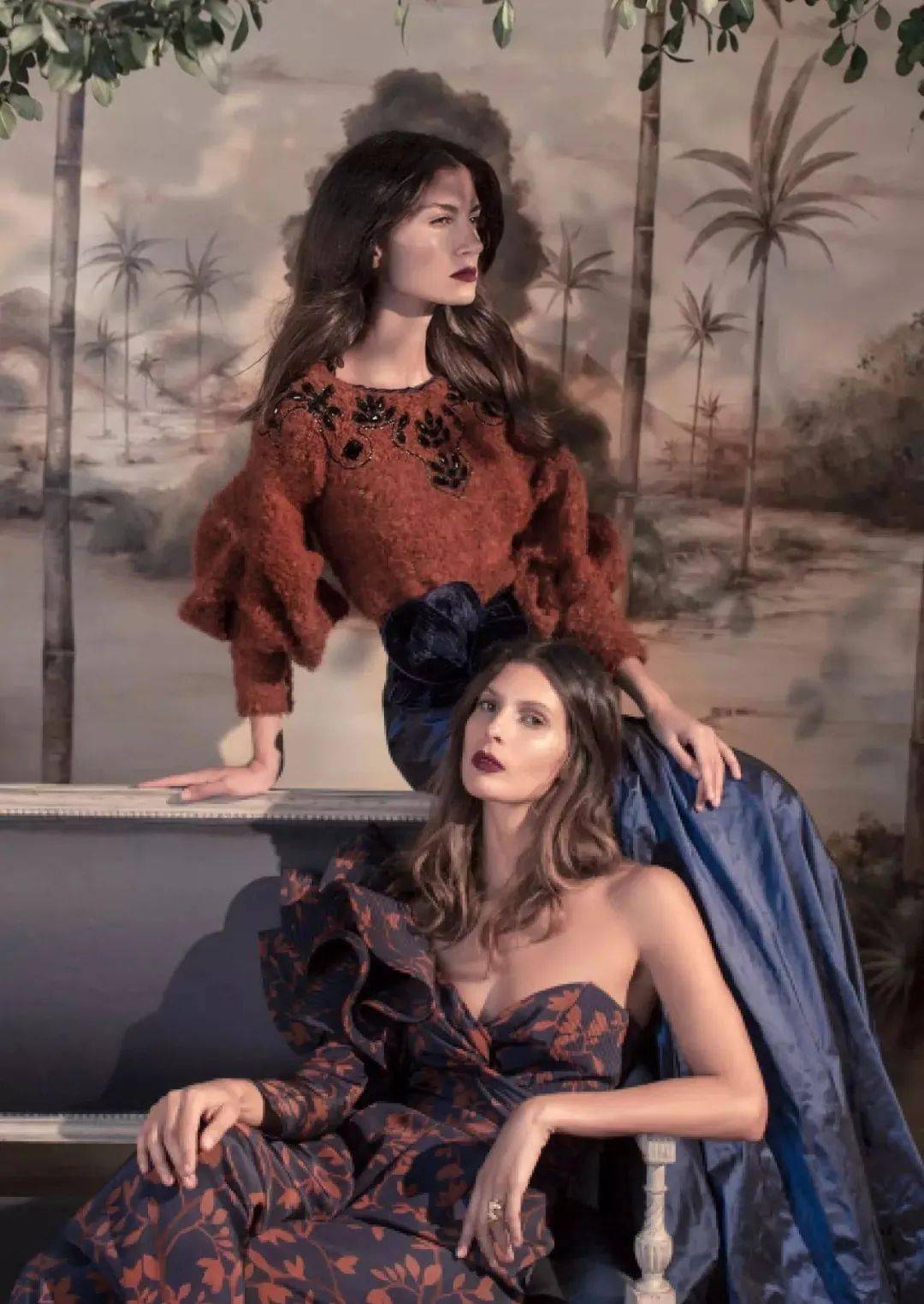 紧身裙|她说：＂女性最美的不是穿着性感紧身裙，而是向世人炫耀香肩和美颈的诱人时刻！＂