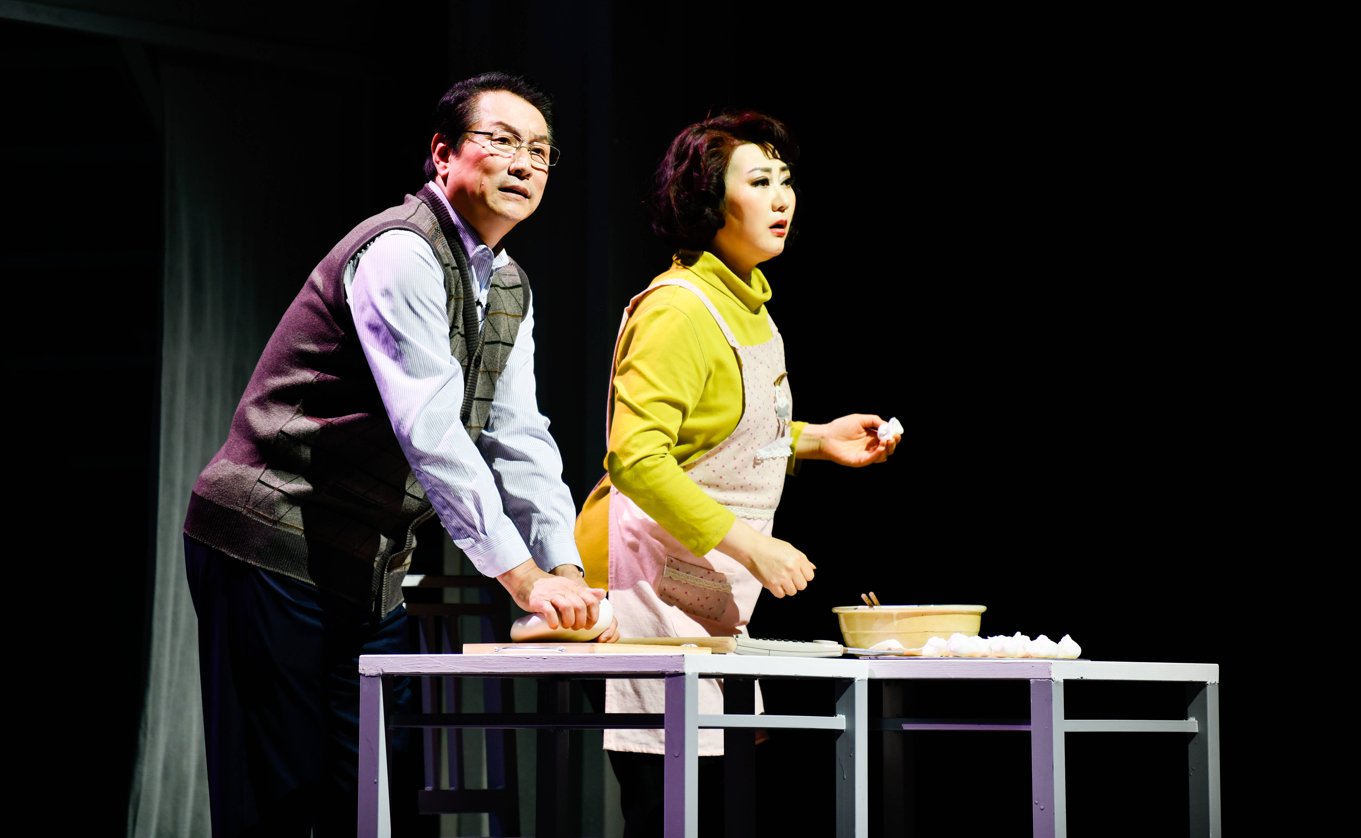 坚守话剧表演50年的老艺术家