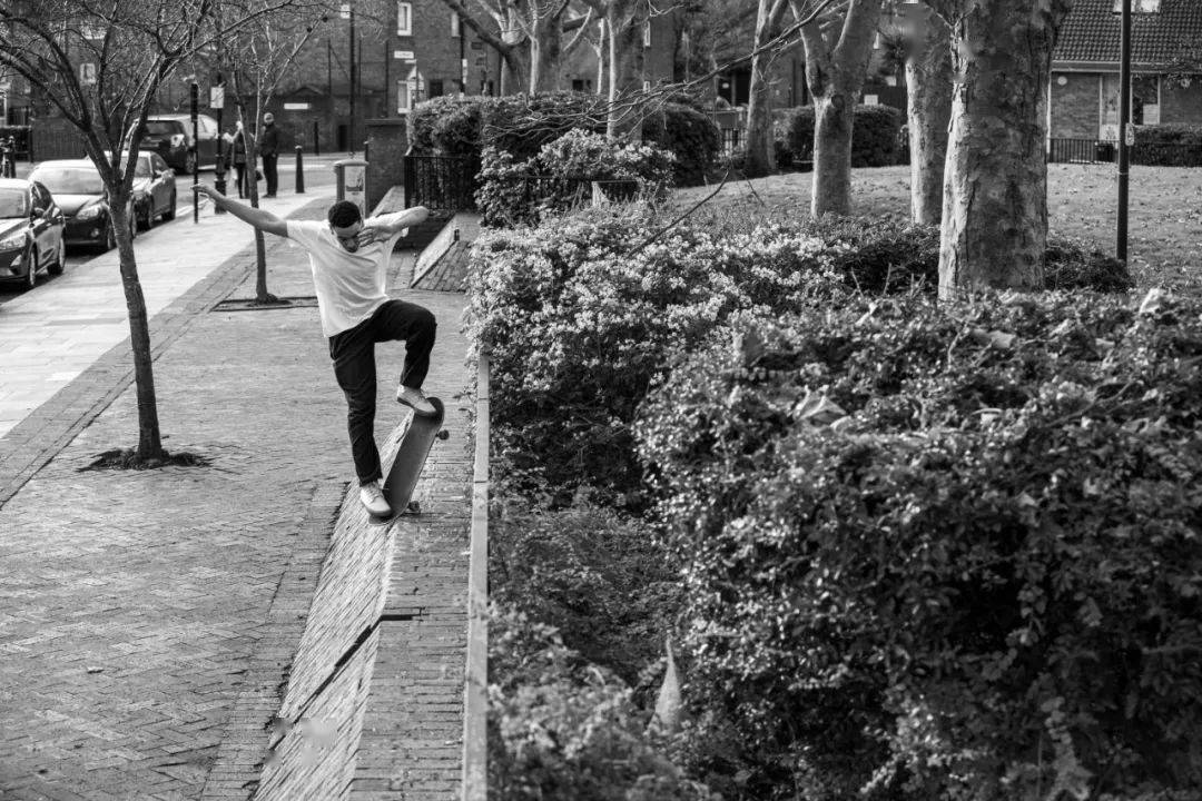 Scott|潮事 | Travis Scott 会抱着麦乐鸡块睡觉吗？