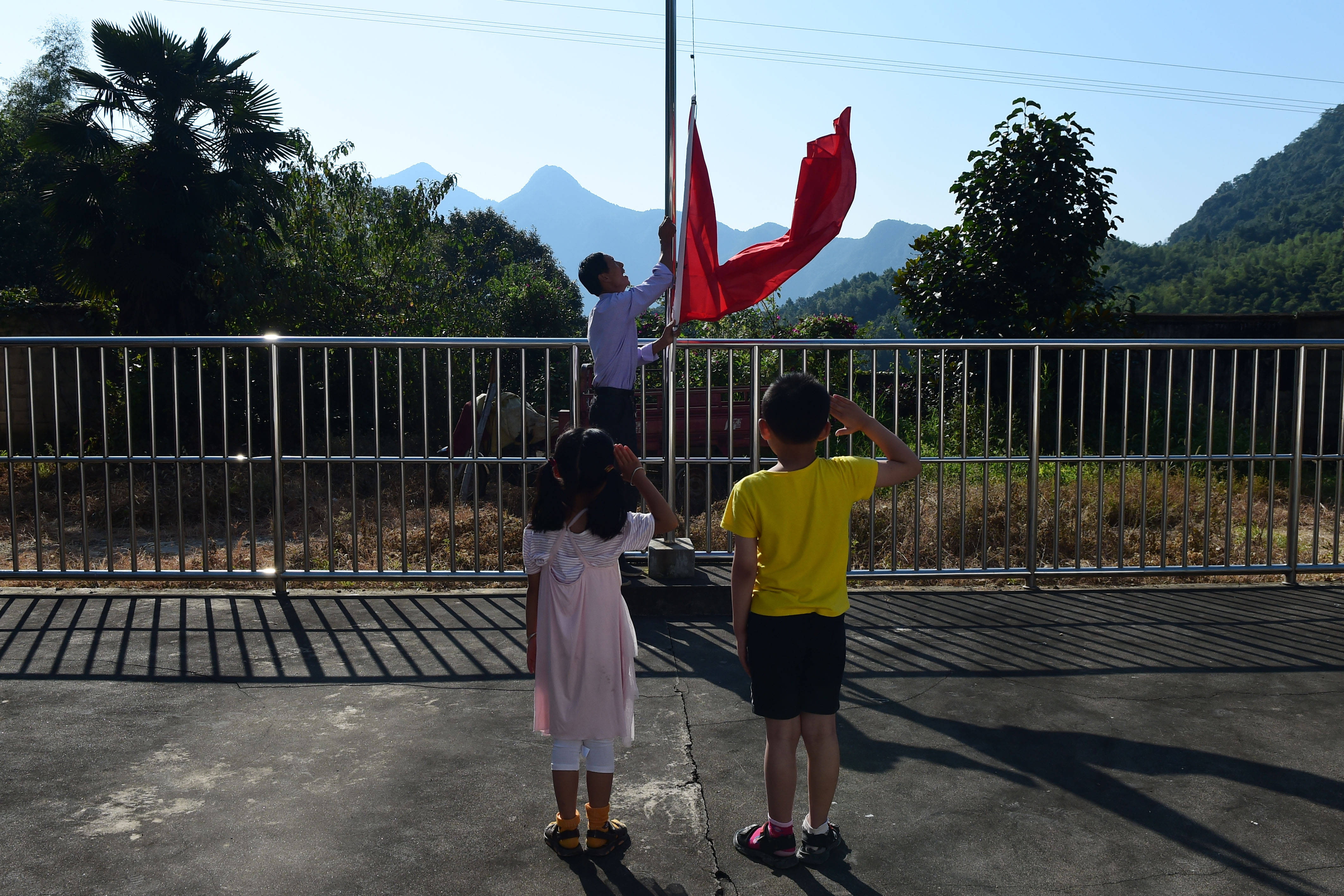 9月7日|一个老师两个娃：大山深处的坚守