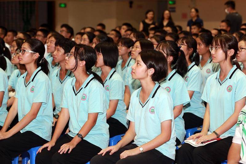 中山|大胃王吃播被下架你怎么看？中山这所中学学生谈“节约”