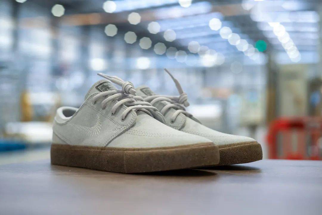 Scott|潮事 | Travis Scott 会抱着麦乐鸡块睡觉吗？