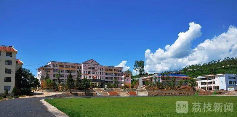 宁蒗民族中学学校全景