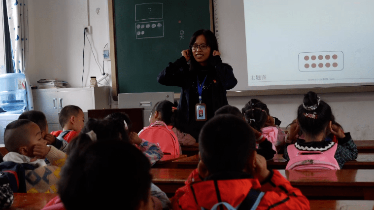 喻晓玲 敬业爱岗育芳草 大爱无私铸师魂