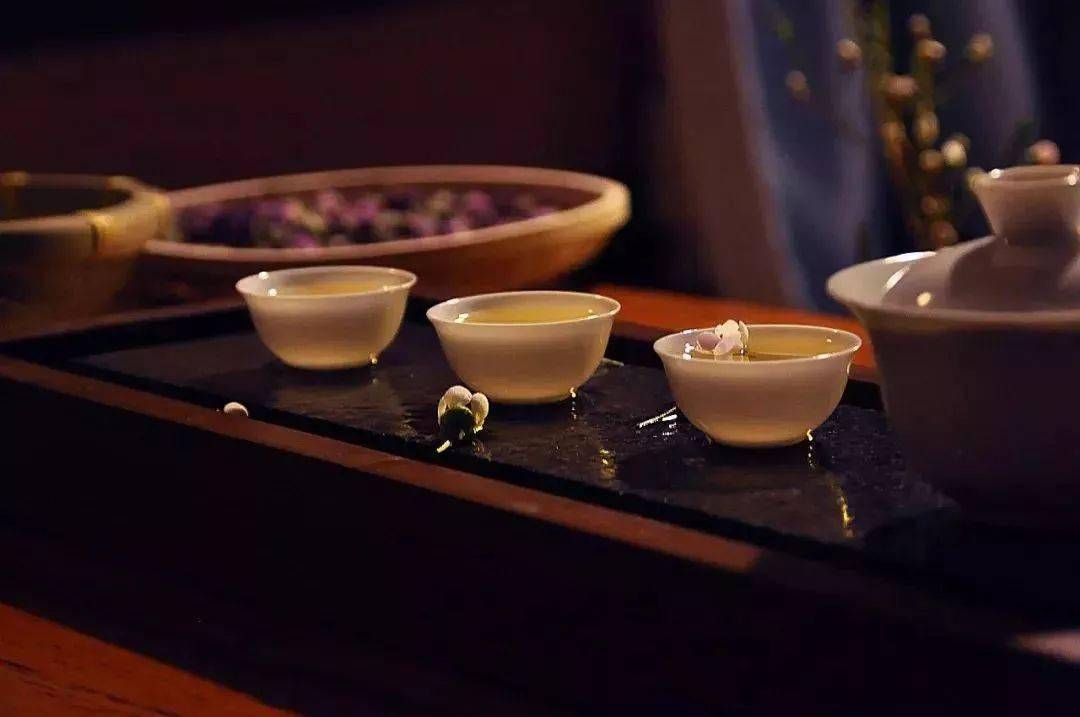 气质|习惯喝茶的人，身上有10种独特的气质！