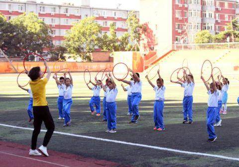 小学|视点 | 北京：小学一年级新生的趣味体育课