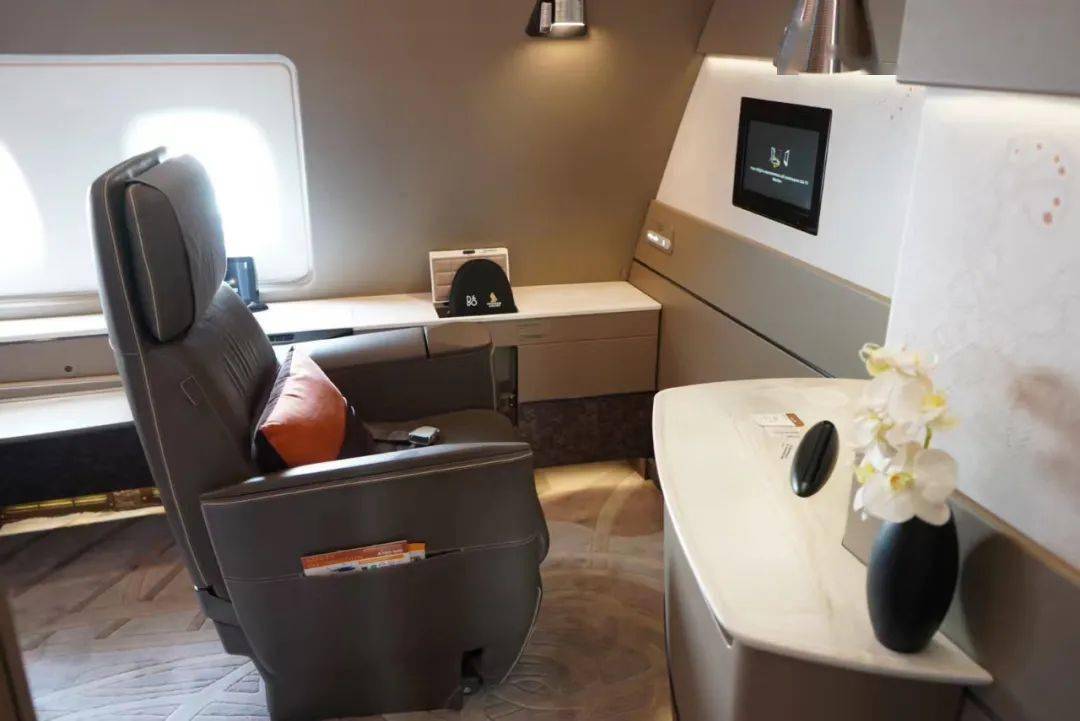 香水|那些追求「高级感」的青年们，到底在追求什么？