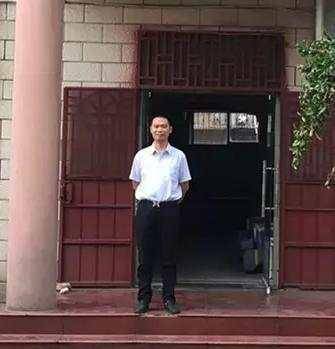 私塾|10岁上大学女孩父亲私塾被查封，“属非法办学”