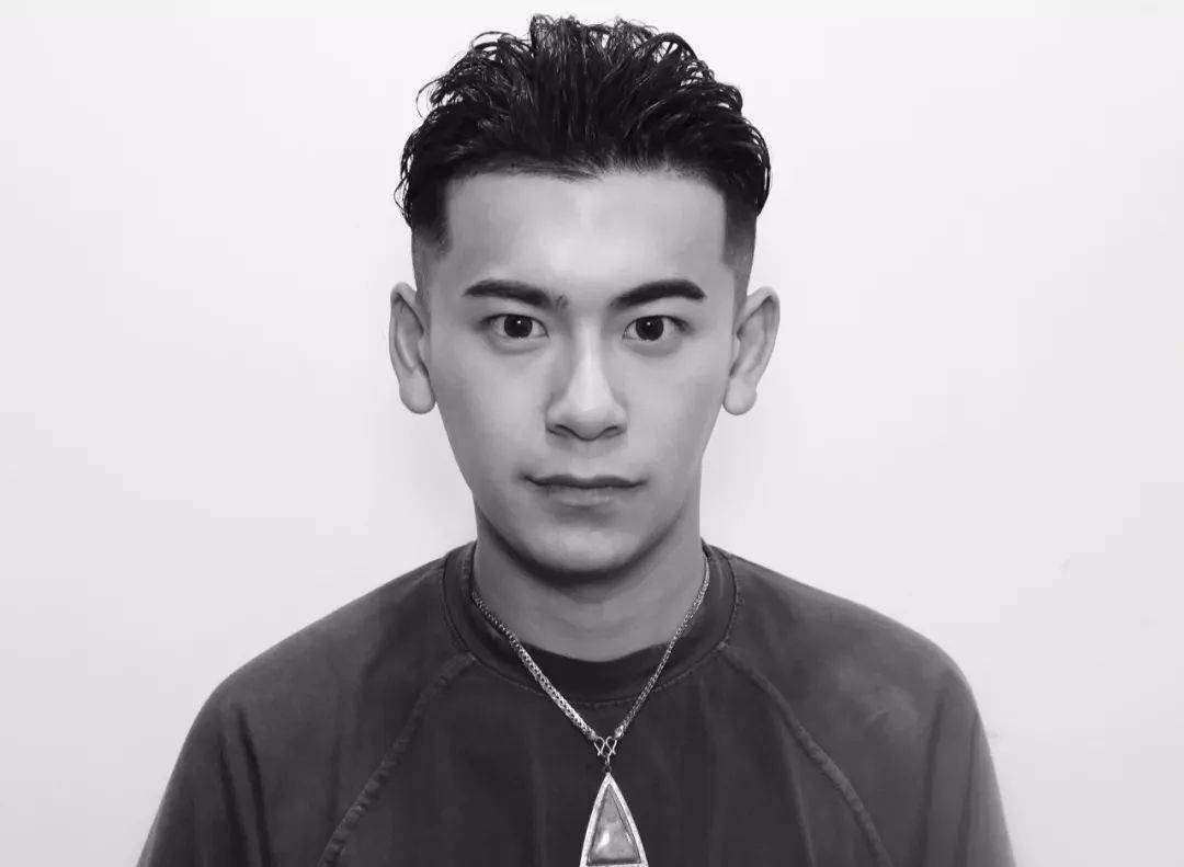 ‘熊猫体育首页’
2020年最值得剪的16款男生发型(图9)