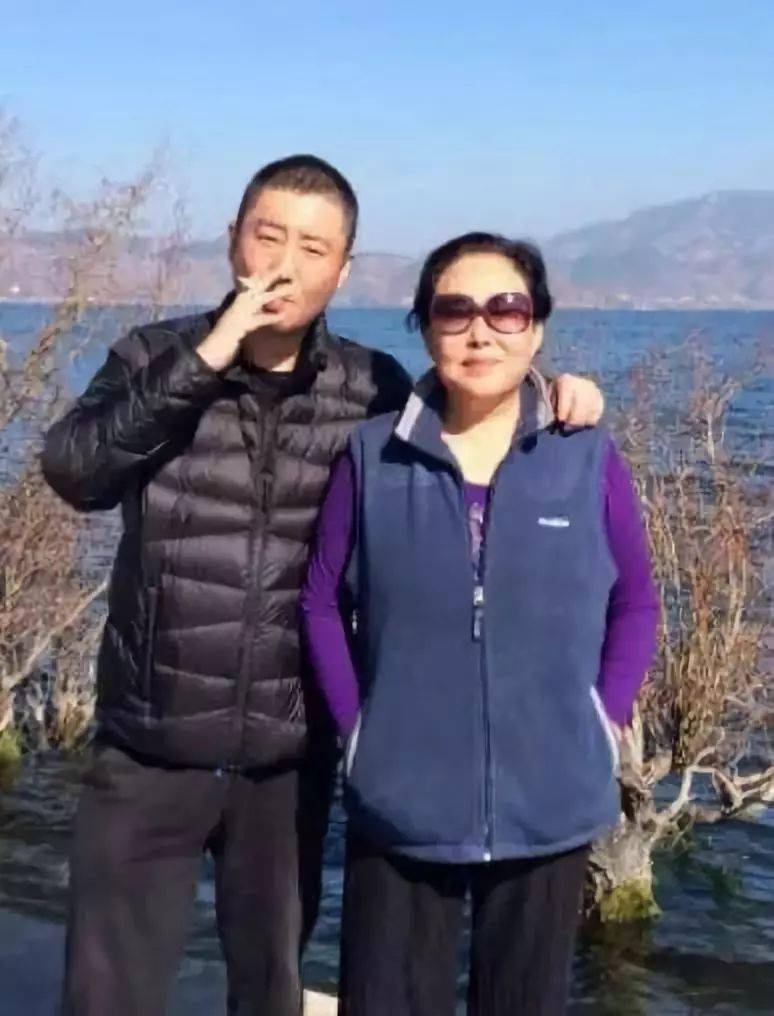 斯琴高娃 18岁时 就与孙天相结婚