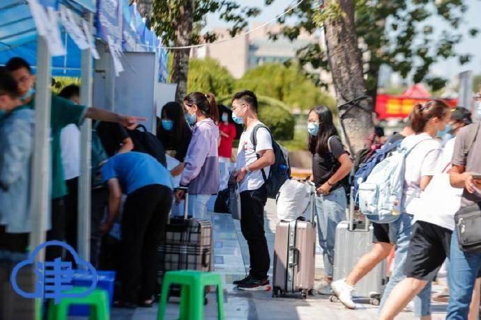 迎新|天津大学开学迎新 万名学子报到