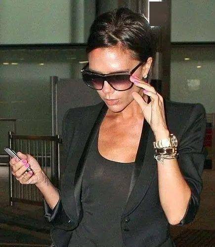 满天星|好物┃明星都在戴的阿玛尼满天星，官网3990我们不到三折，专柜气到关门！