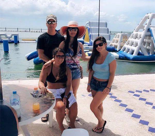 美国女儿和中国“后妈”的幸福故事