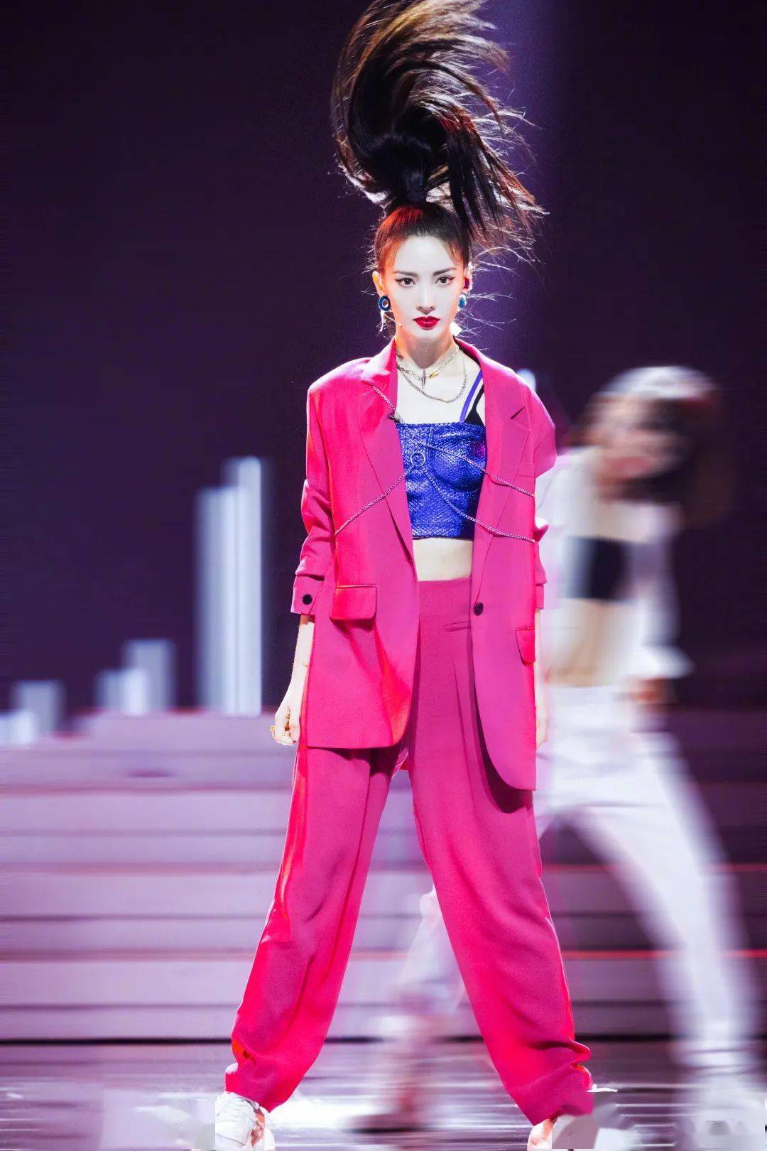 造型|百变头发造型,带你走进不同场所