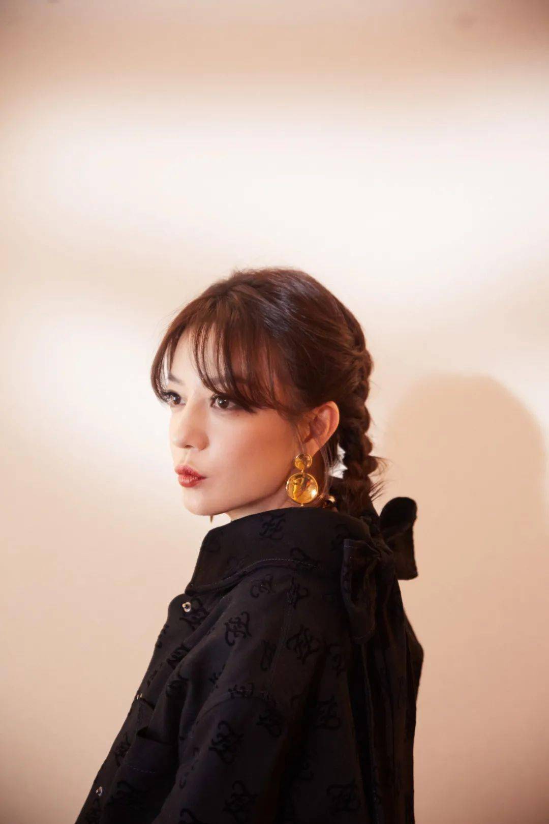 造型|百变头发造型,带你走进不同场所