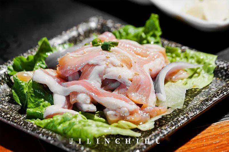 店里|在教室里吃烤肉！6.8折还送肉送饮料！