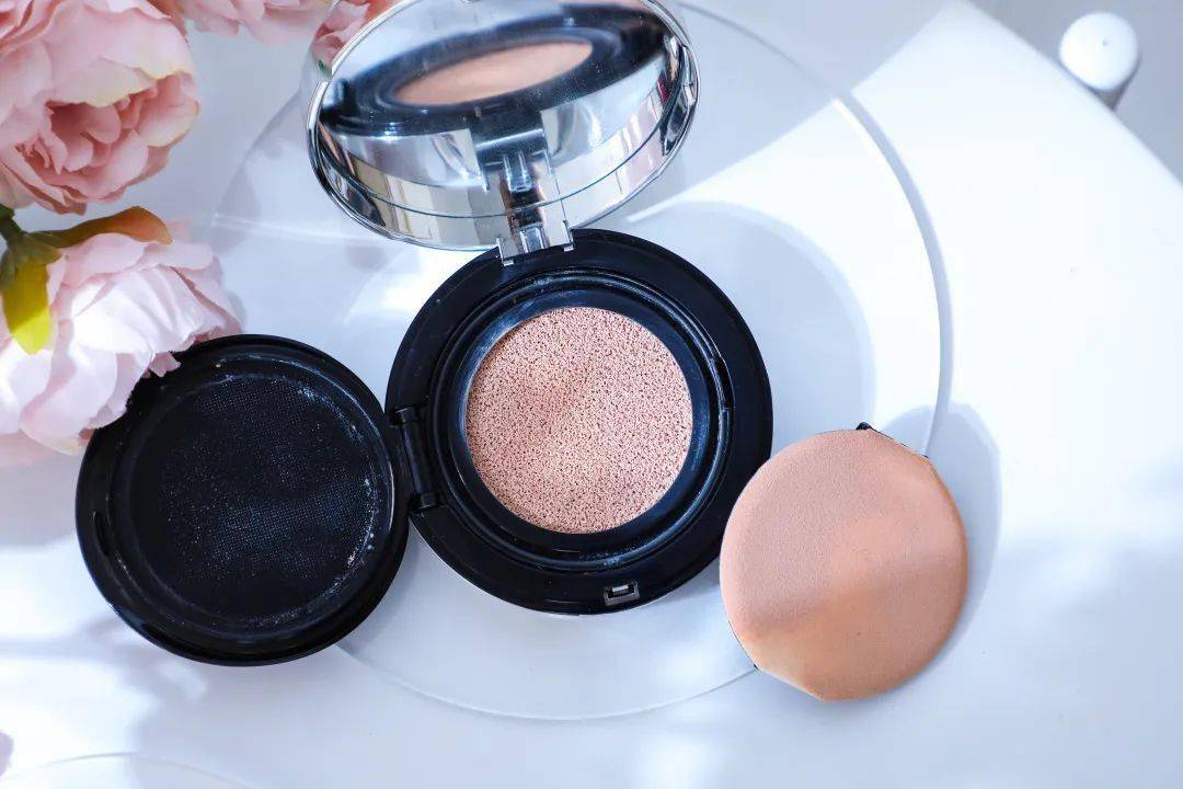 气垫|大赏测评 | 美妆三大头竞相争宠，YSL这是要上天啊！