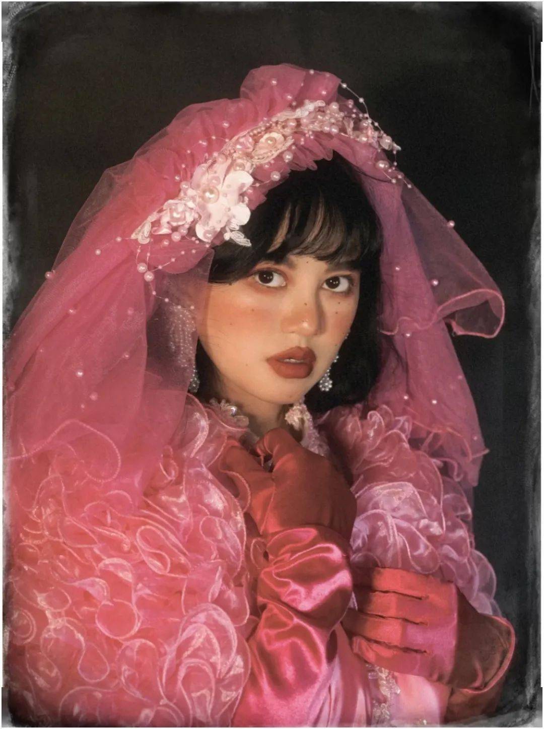 亮片|对准新娘们说：结婚时间可以重合，但妆容不可以！