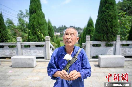 老人|长沙老人为抗战烈士守墓50余年