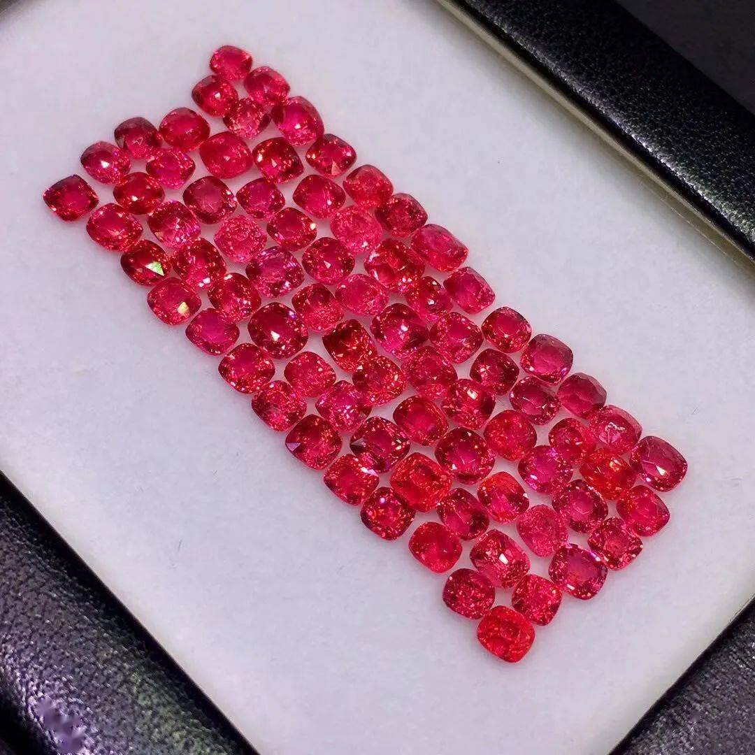 区别|女人戴珠宝和戴黄金首饰有什么区别？