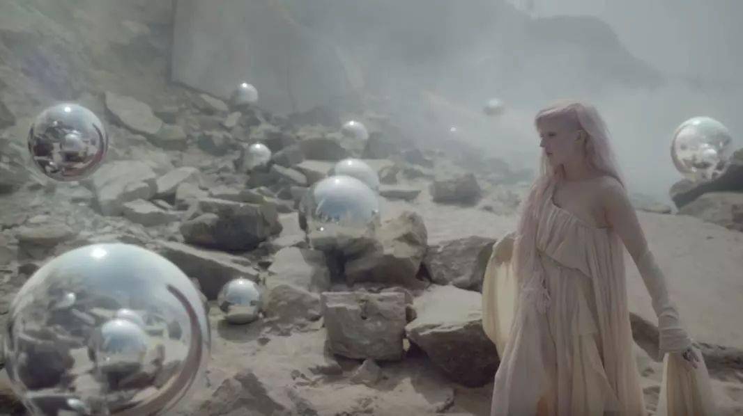 画面|这年头还能边看歌曲MV边学摄影了？太赞了！