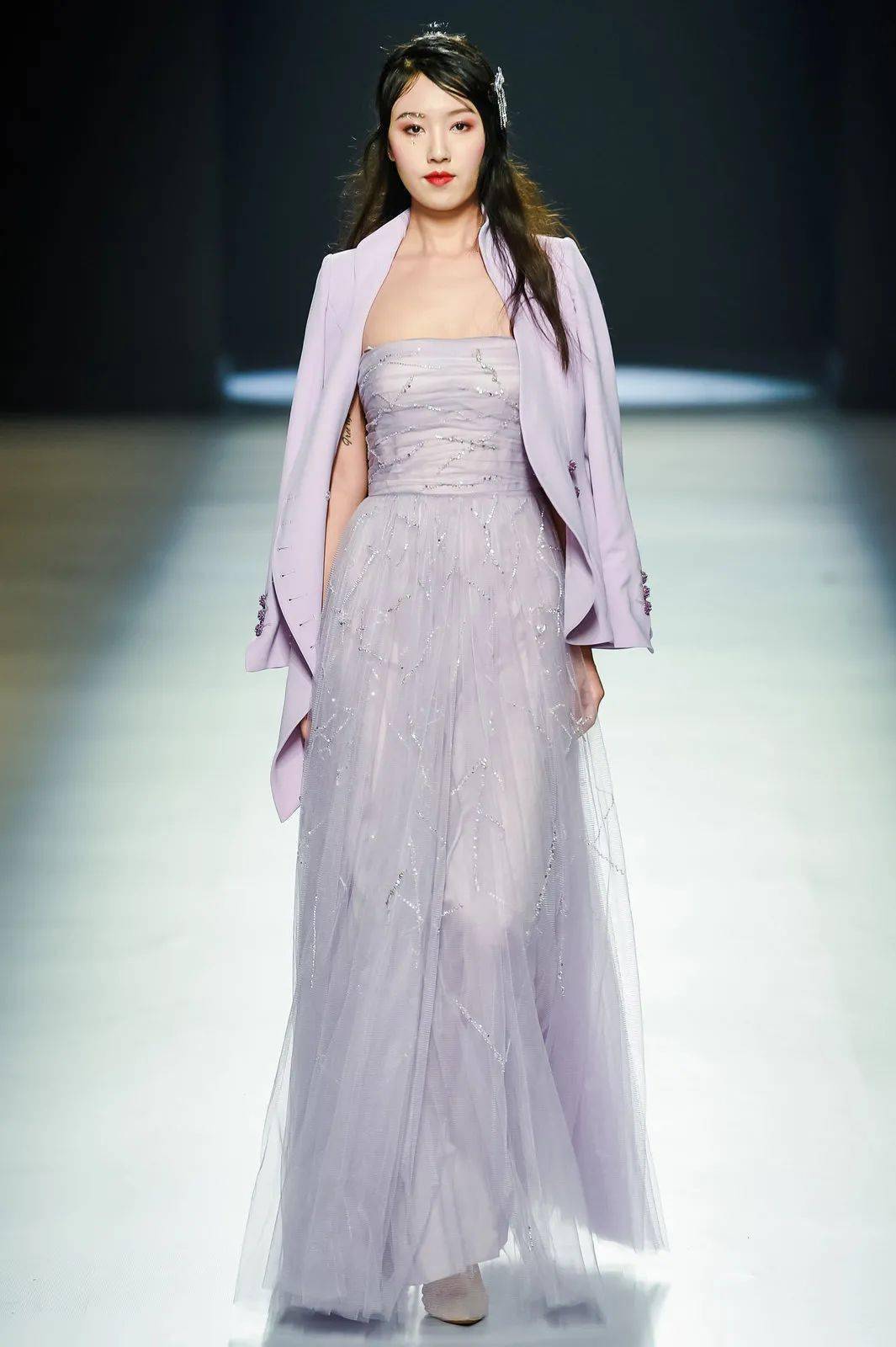 品牌|赏心悦目的高定女装新品牌——禧媚莲依(Charming Lotus)丨2020广东时装周-秋季