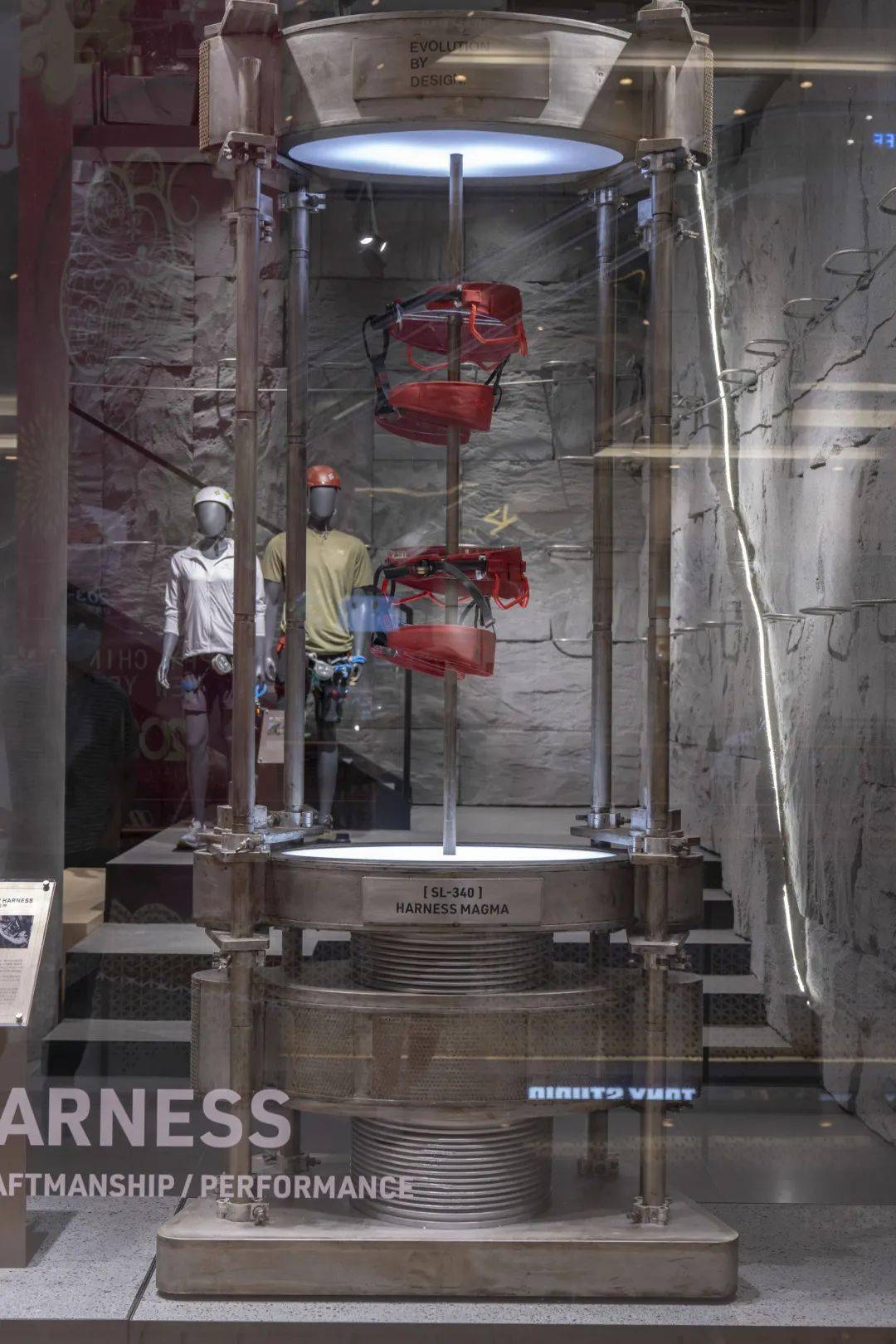 Outdoor|飞向「潮流」一端的ARC'TERYX始祖鸟,还有什么值得我们去探索