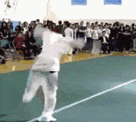 搞笑GIF:交到这样的女朋友 注定每天都有惊喜