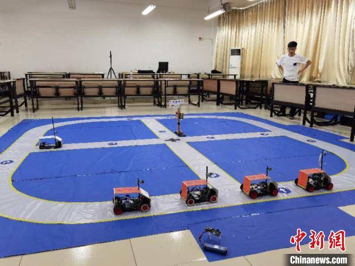 杭电|杭电学生设计无人队列运输系统 公路运输有望不再“一人一车”