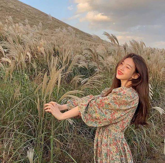 棕色|虞书欣和李圣经双双换上神仙发色，秋冬最显肤白发色你get了吗？