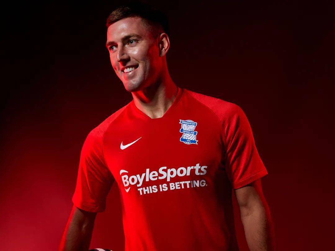 球衣|为什么球衣上除了队徽和号码还有这些东西?丨ULSUMFootball