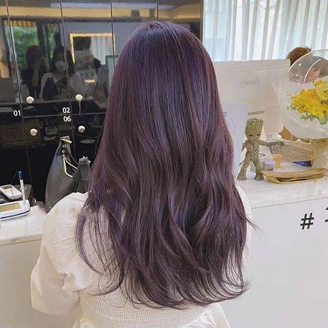 棕色|虞书欣和李圣经双双换上神仙发色，秋冬最显肤白发色你get了吗？