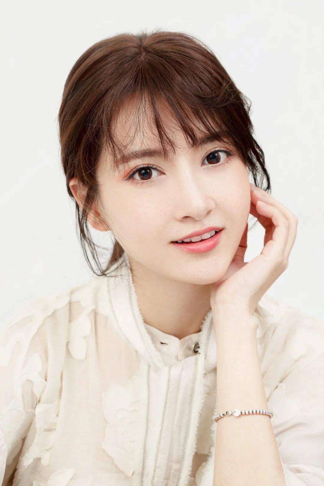 时尚|孟佳成团后时尚资源好到逆天 还不是因为私下这些“小动作”！