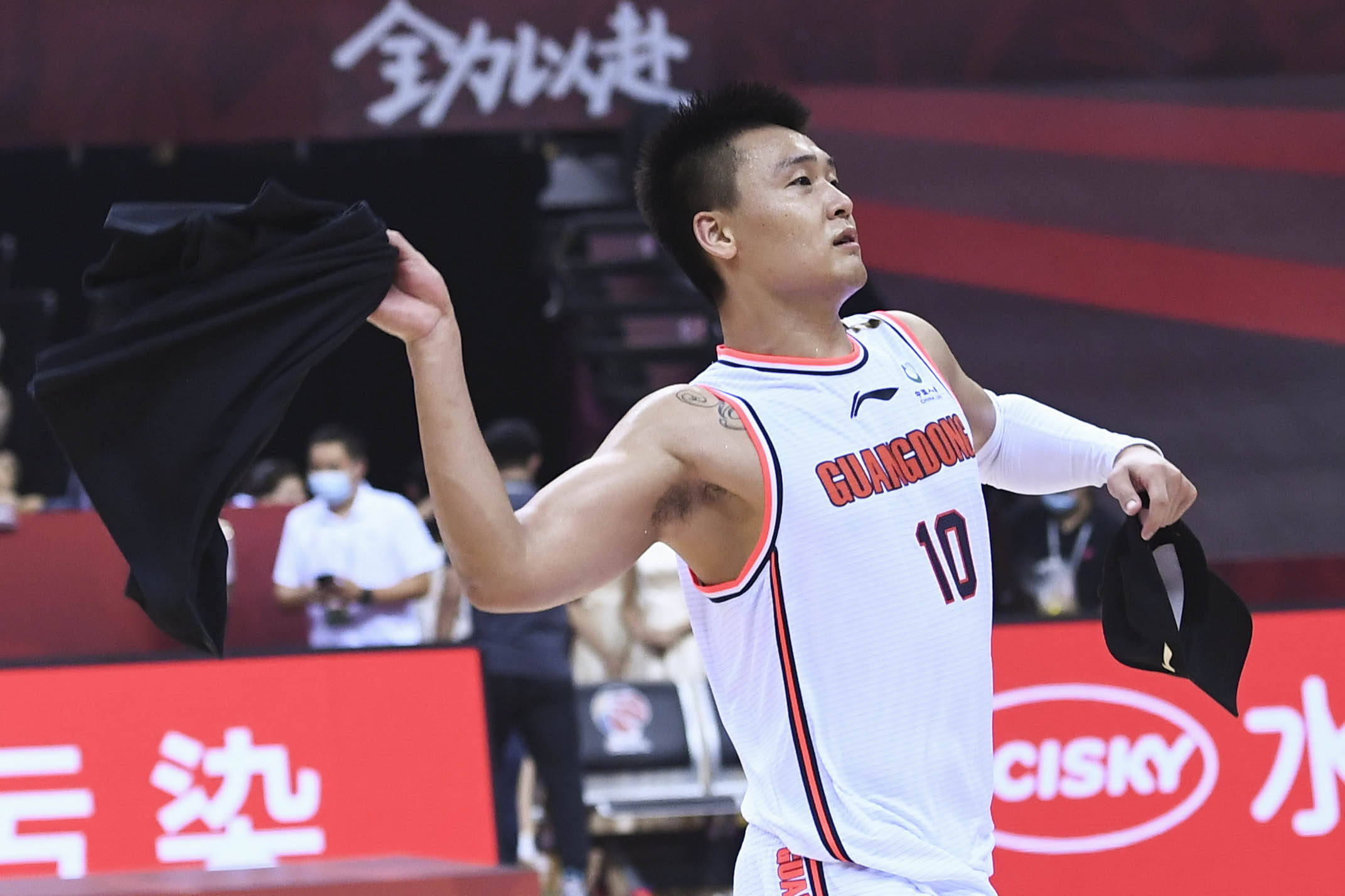 捍卫荣誉 从尊重球权开始——专访中国男篮国家队主教练杜锋