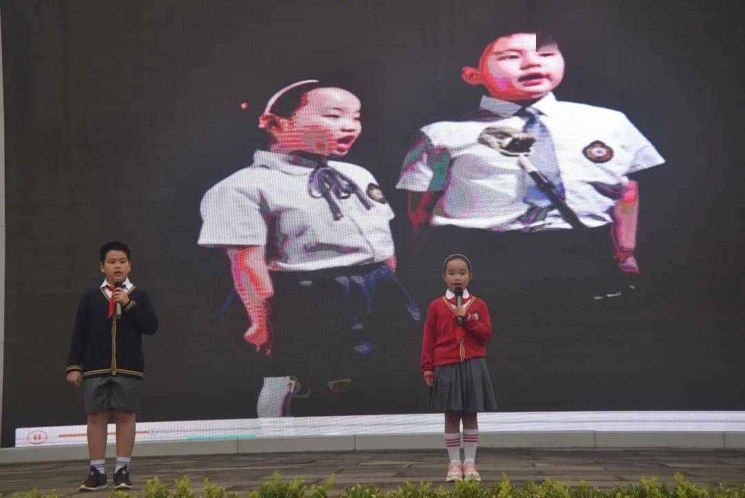 陈希,李雨桐同学演唱《期待相见》一等奖龙泉驿区团委张倩老师作曲