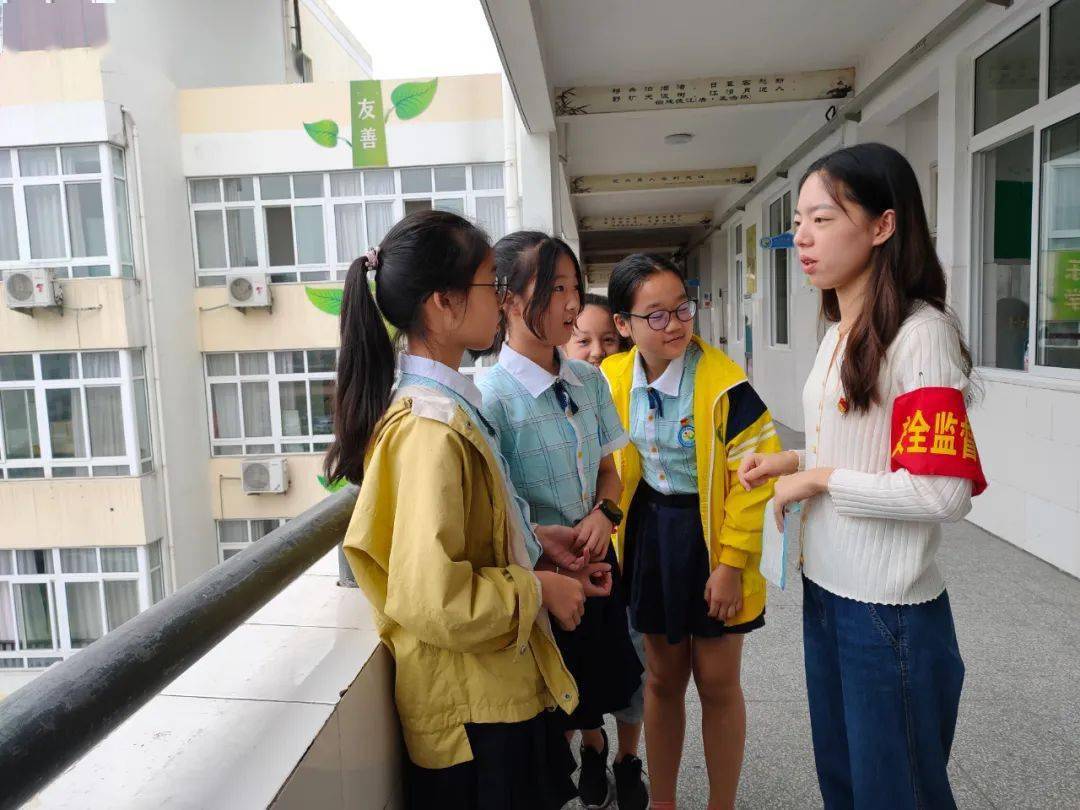 不忘育人初心牢记教师使命仙居县第七小学党支部开展红烛先锋双亮日