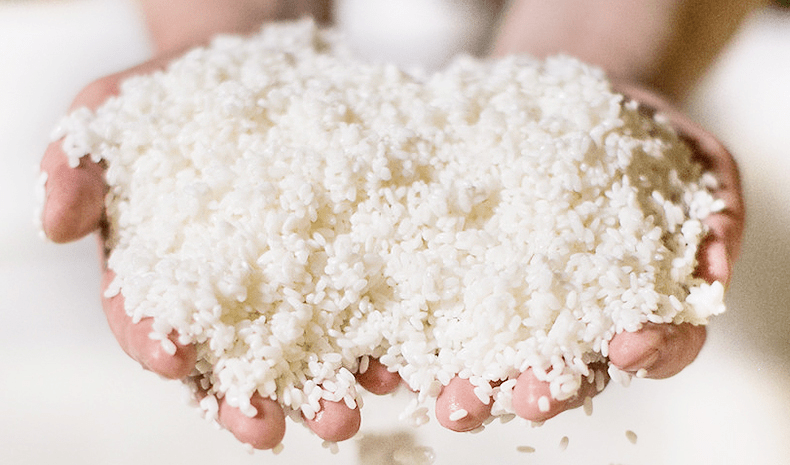 日本|日本人用酒洗脸，60岁还没有皱纹，黑头粉刺全消失，整张脸白皙光滑，细腻弹润！